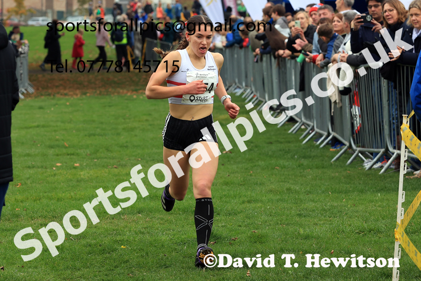 Womens Under-17s relay, 2025 Northern Cross Country Relays, Graves Park, Sheffield. Photo: David T. Hewitson/Sports for All Pics